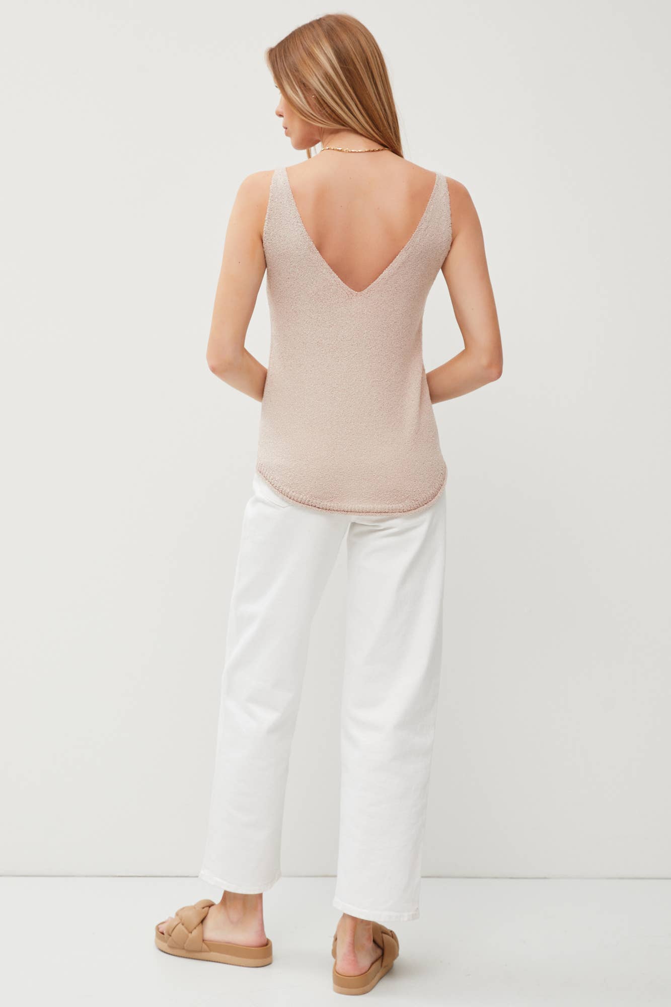 LIGHTWEIGHT V-NECK MESH SHEER KNITTED TANK: Mocha
